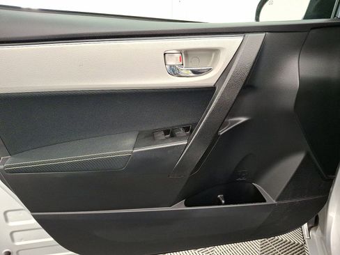 Used 2017 Toyota Corolla LE image 10