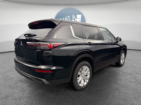 New 2026 Mitsubishi Outlander ES AWD/4WD image 3