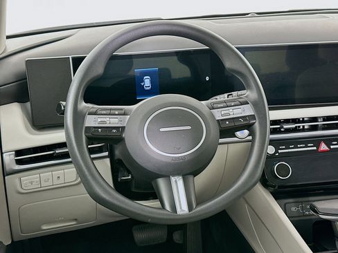 Used 2025 Hyundai Tucson SEL FWD image 18