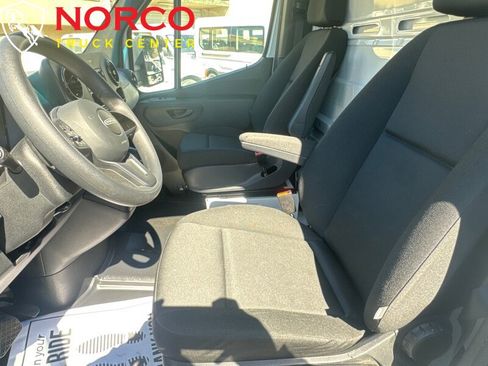 Used 2021 Freightliner Sprinter 3500 image 16