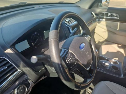 Used 2019 Ford Explorer Limited w/ Class III Trailer Tow Package FWD image 10