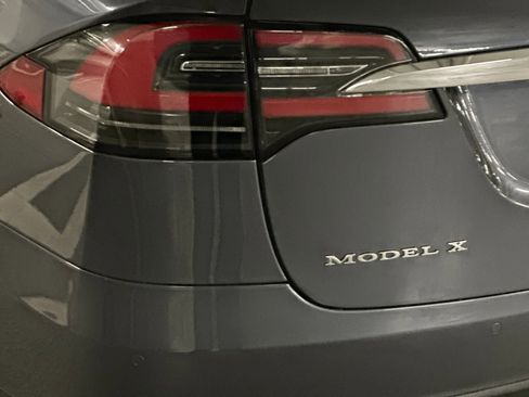 Used 2017 Tesla Model X 75D image 25
