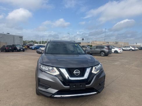 Used 2020 Nissan Rogue S w/ Special Edition Package image 4