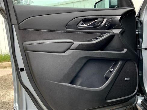 Used 2023 Chevrolet Traverse High Country w/ LPO, Floor Liner Package FWD image 22