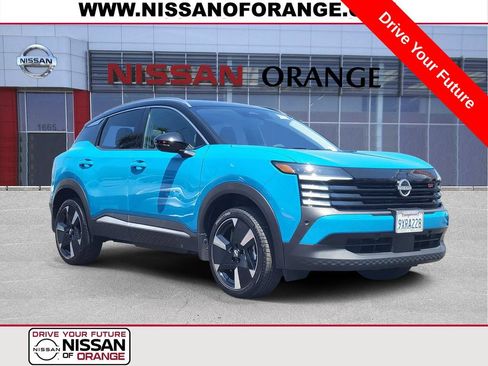 Used 2025 Nissan Kicks SR FWD image 1