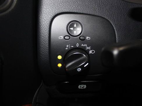 Used 2006 Mercedes-Benz CLK 350 Coupe image 19