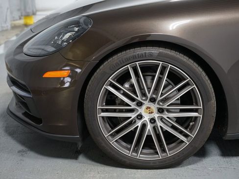 Used 2018 Porsche Panamera image 5