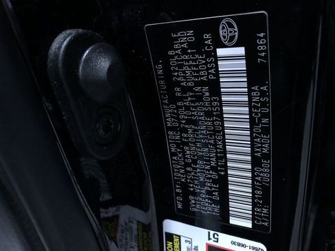 Certified 2020 Toyota Camry LE image 31