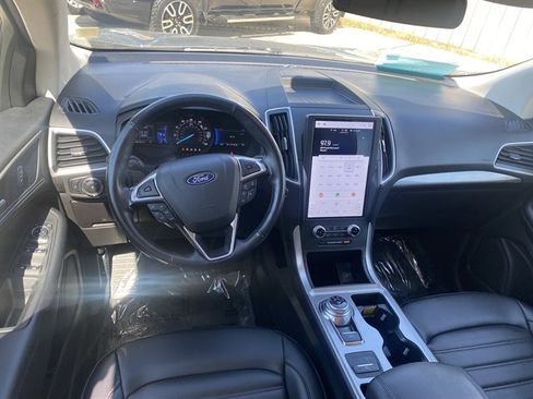 Certified 2023 Ford Edge SEL image 9