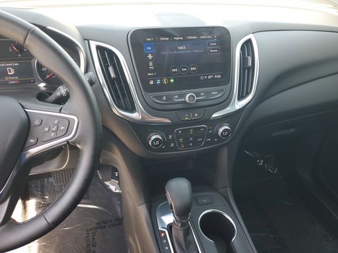 Used 2024 Chevrolet Equinox LT FWD image 22