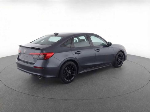 Used 2023 Honda Civic Sport image 3
