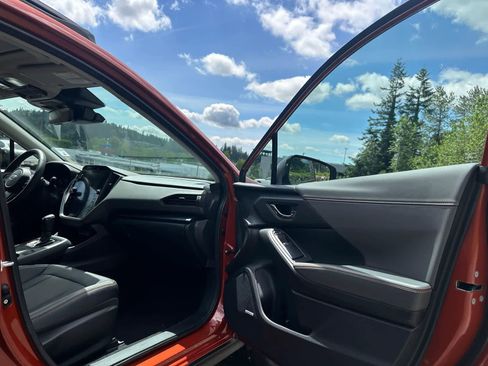 Certified 2025 Subaru Crosstrek 2.5i Limited w/ Crosstrek Mirror Package AWD/4WD image 15