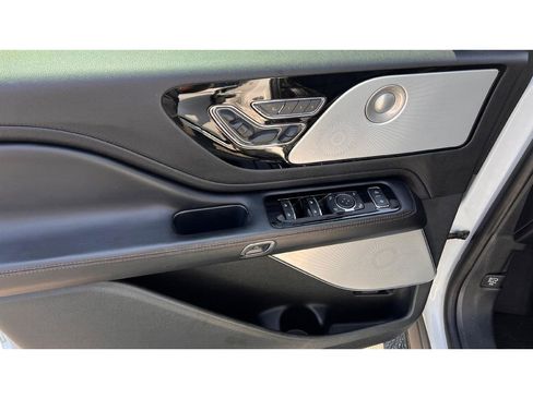 Used 2023 Lincoln Aviator Reserve w/ Equipment Group 201A AWD/4WD image 8