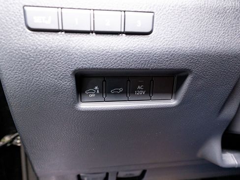 Used 2025 Lexus GX 550 image 36