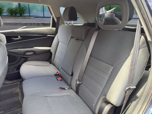 Used 2020 Kia Sorento LX image 13