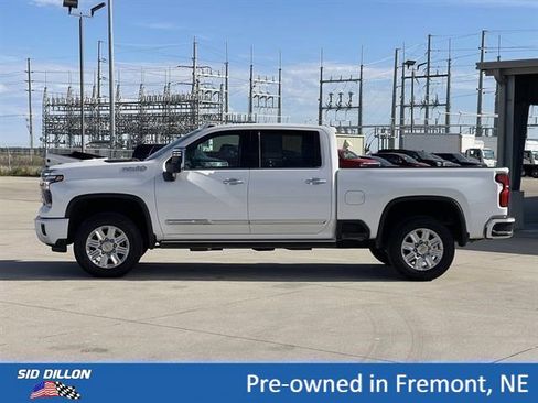 Certified 2025 Chevrolet Silverado 2500 High Country w/ Technology Package AWD/4WD image 2