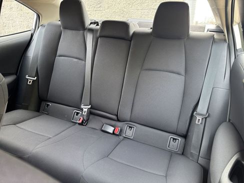 Used 2025 Toyota Corolla LE image 39