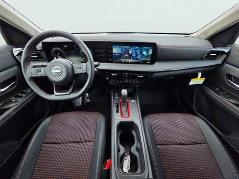 New 2026 Nissan Kicks SR w/ Cold Weather Package FWD image 22