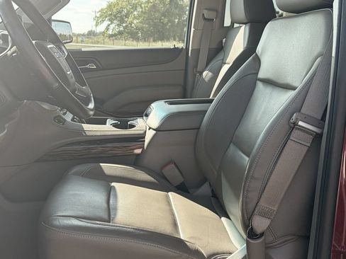 Used 2016 GMC Yukon XL SLT w/ Open Road Package AWD/4WD image 22