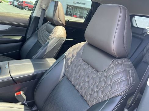 Certified 2025 Nissan Murano Platinum w/ Cargo Package AWD/4WD image 11