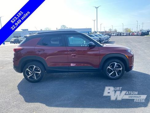 Used 2023 Chevrolet TrailBlazer RS w/ Sun and Liftgate Package AWD/4WD image 9