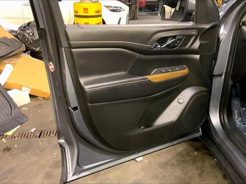 Used 2021 GMC Acadia SLE w/ Driver Convenience Package image 22