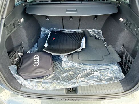New 2025 Audi SQ6 e-tron Premium Plus AWD/4WD image 27