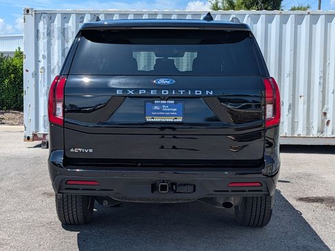 Certified 2025 Ford Expedition Active RWD image 5