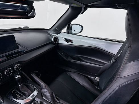 Used 2018 MAZDA MX-5 Miata RF Grand Touring RWD image 23