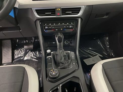 New 2026 Volkswagen Taos SE image 22