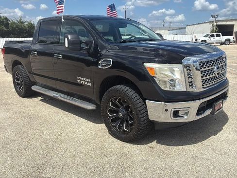 Used 2017 Nissan Titan SV AWD/4WD image 7