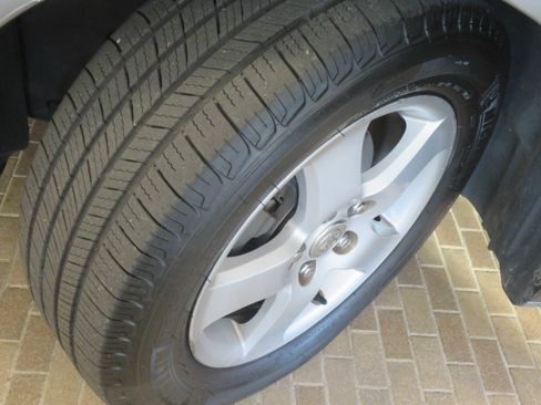 Used 2004 Toyota Camry SE image 11