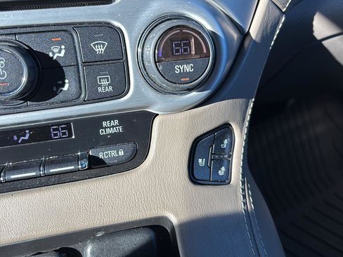 Used 2020 GMC Yukon SLT w/ Premium Edition image 32