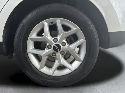 Used 2023 Kia Soul LX w/ LX Technology Package FWD image 25