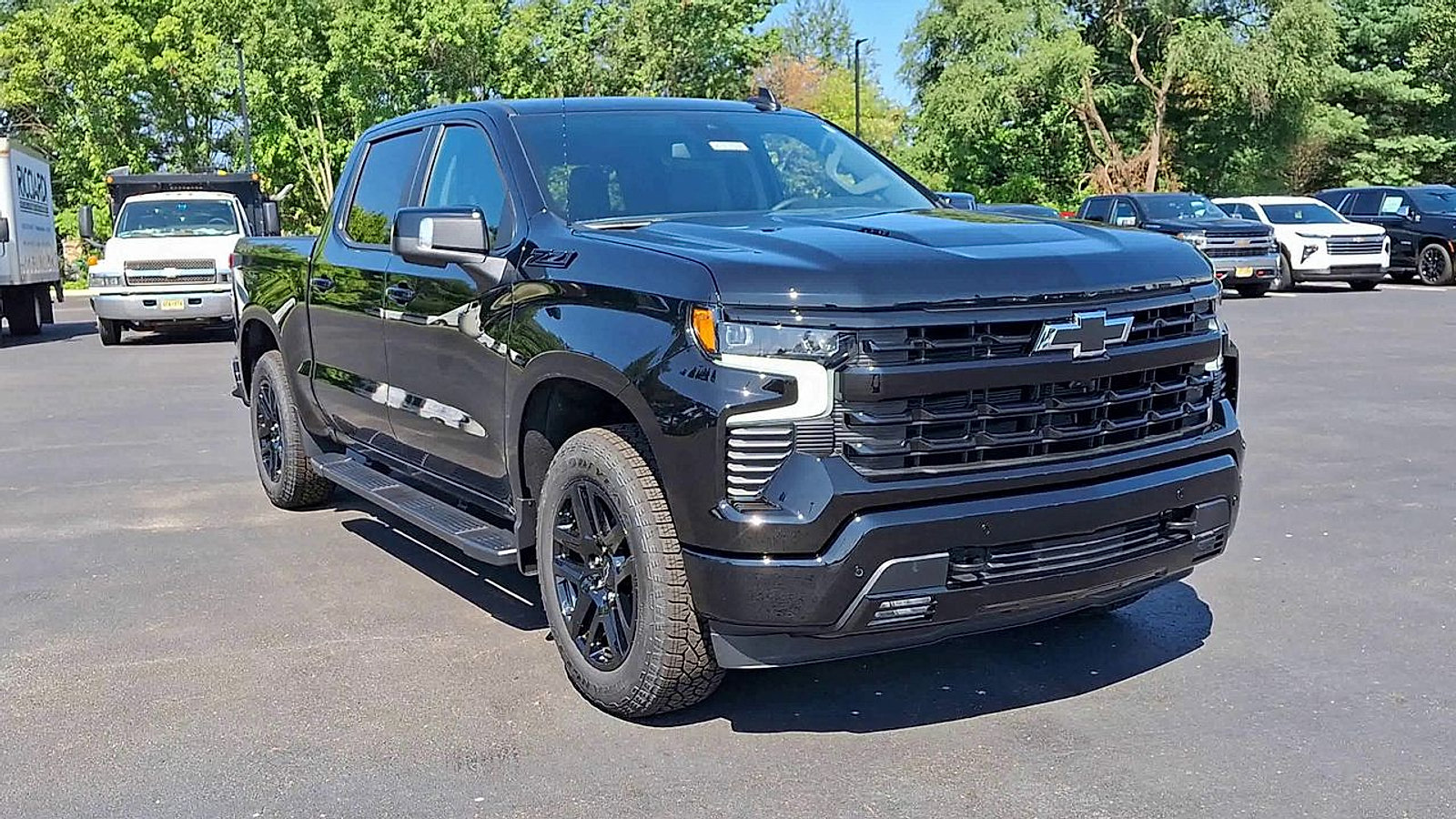 New 2026 Chevrolet Silverado 1500 RST w/ Dark Appearance Package AWD/4WD image 5