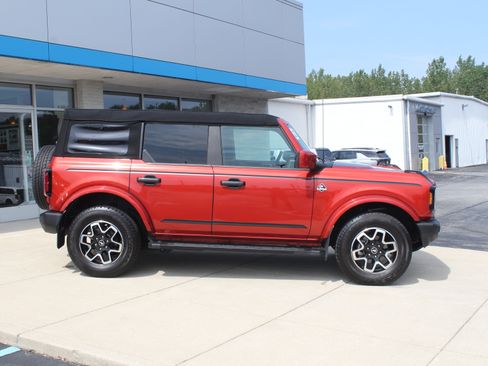 Used 2023 Ford Bronco Outer Banks AWD/4WD image 5