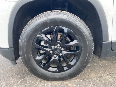 Used 2021 Chevrolet Traverse LS w/ LPO, Floor Liner Package FWD image 16