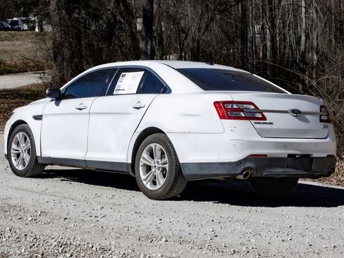 Used 2015 Ford Taurus SEL image 2