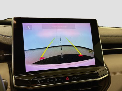 Used 2022 Jeep Compass Limited image 22