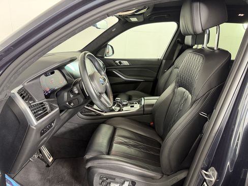 Used 2021 BMW X7 M50i w/ Dynamic Handling Package AWD/4WD image 5