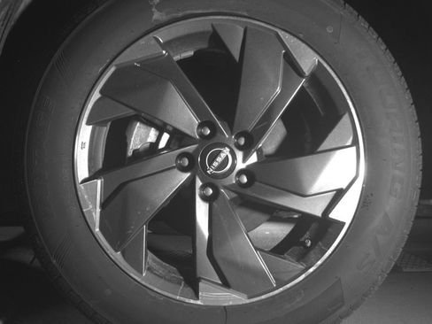 Used 2025 Nissan Rogue SV image 12