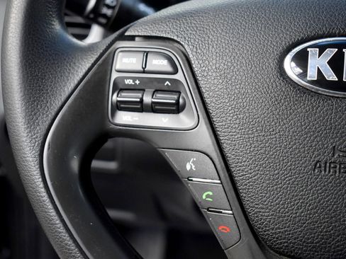 Used 2017 Kia Forte LX w/ LX Popular Package image 19