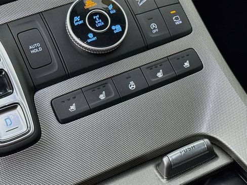 Used 2021 Hyundai Palisade Limited w/ Winter Package AWD/4WD image 21