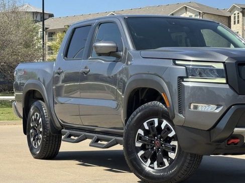 Used 2022 Nissan Frontier Pro-X image 3