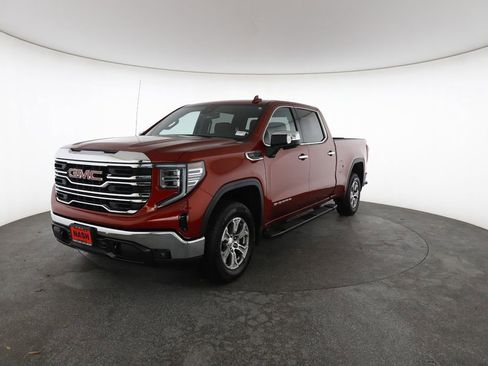 Used 2025 GMC Sierra 1500 SLT w/ SLT Convenience Package AWD/4WD image 5