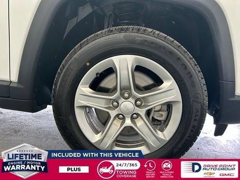Used 2024 Jeep Compass Latitude AWD/4WD image 11