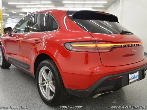 Used 2022 Porsche Macan image 11