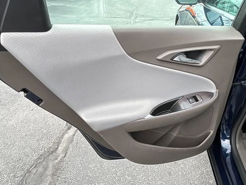 Used 2021 Chevrolet Malibu LT image 11