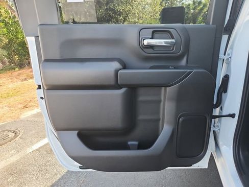 New 2026 GMC Sierra 2500 Pro w/ Convenience Package image 9