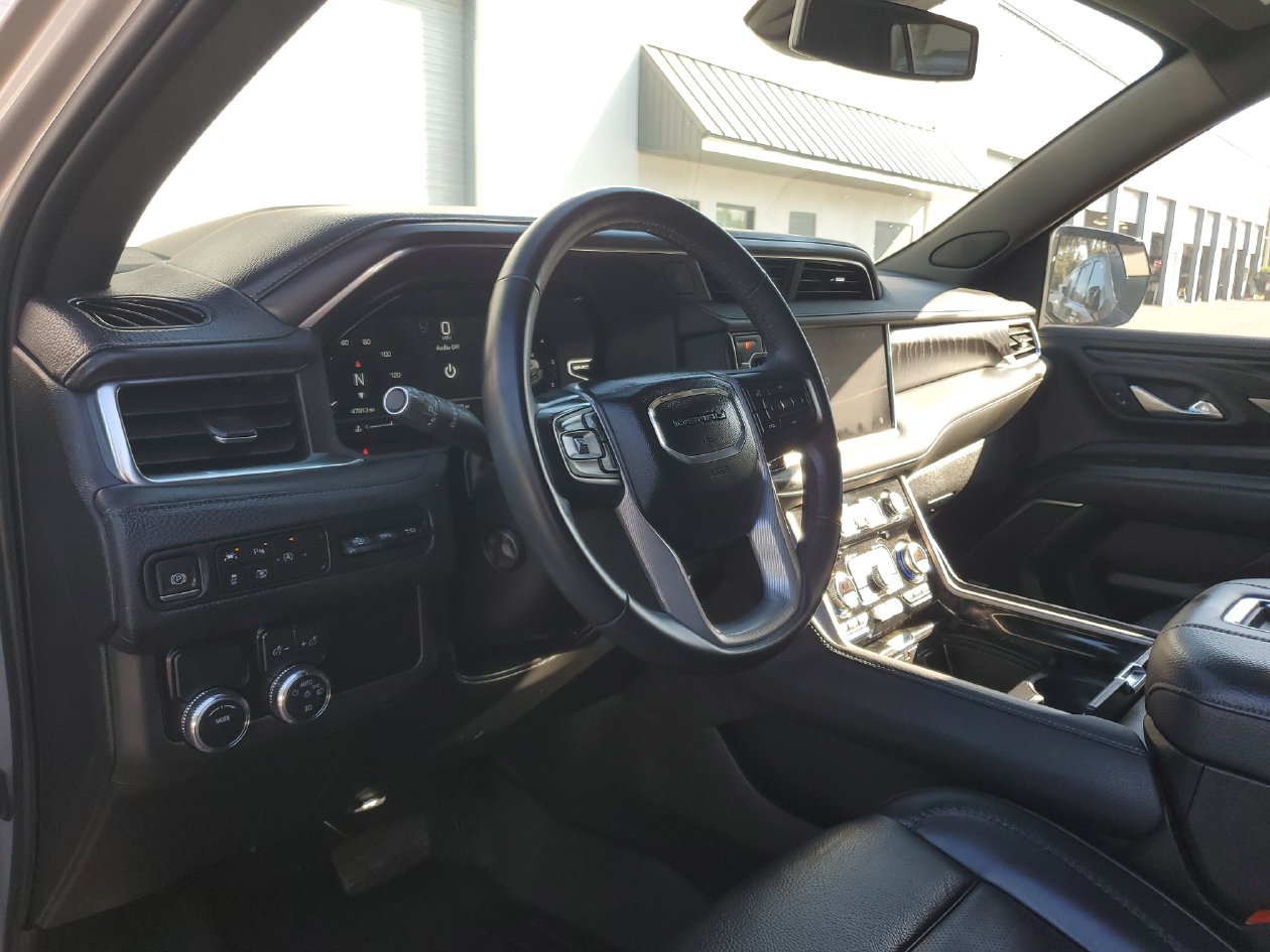 Used 2023 GMC Yukon Denali RWD image 19